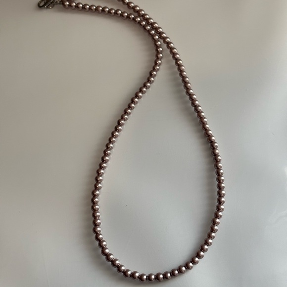 Jewelry - Elegant Pink Pearl Necklace